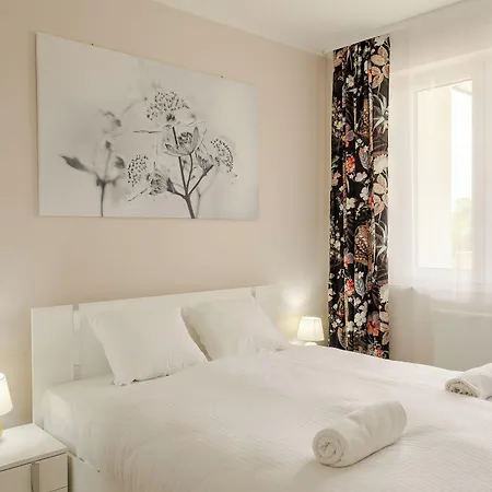 Rentplanet - Miedziana Apartamento